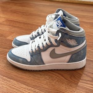 Youth Jordan 1 Hyper Royal